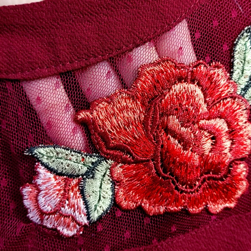 See through net neck dress - Picture 3 of 4